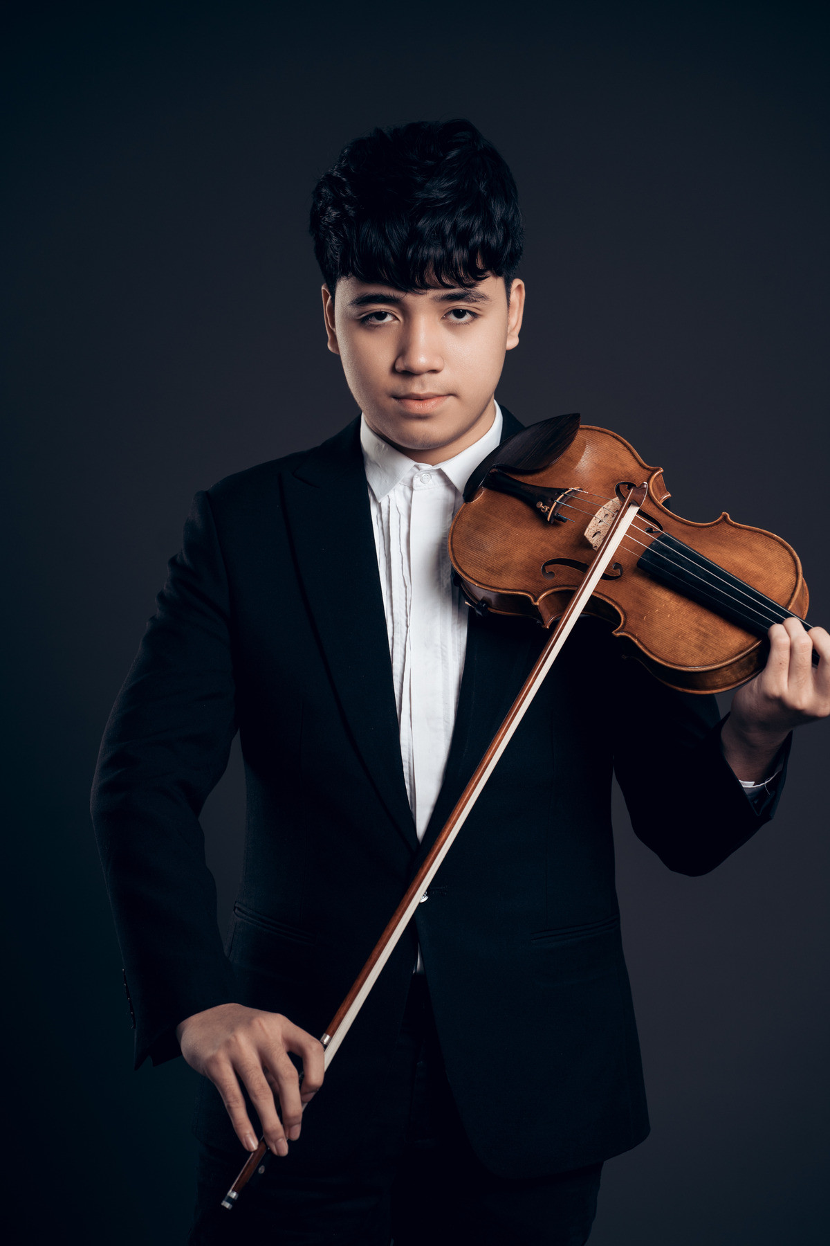 Nghệ sĩ violin 16 tuổi đạt giải vàng sau tai nạn tưởng phải bỏ vĩnh viễn cây đàn