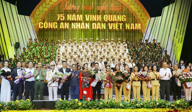 Sáng tác ca khúc chủ đề “80 năm - Vinh quang Công an nhân dân Việt Nam”