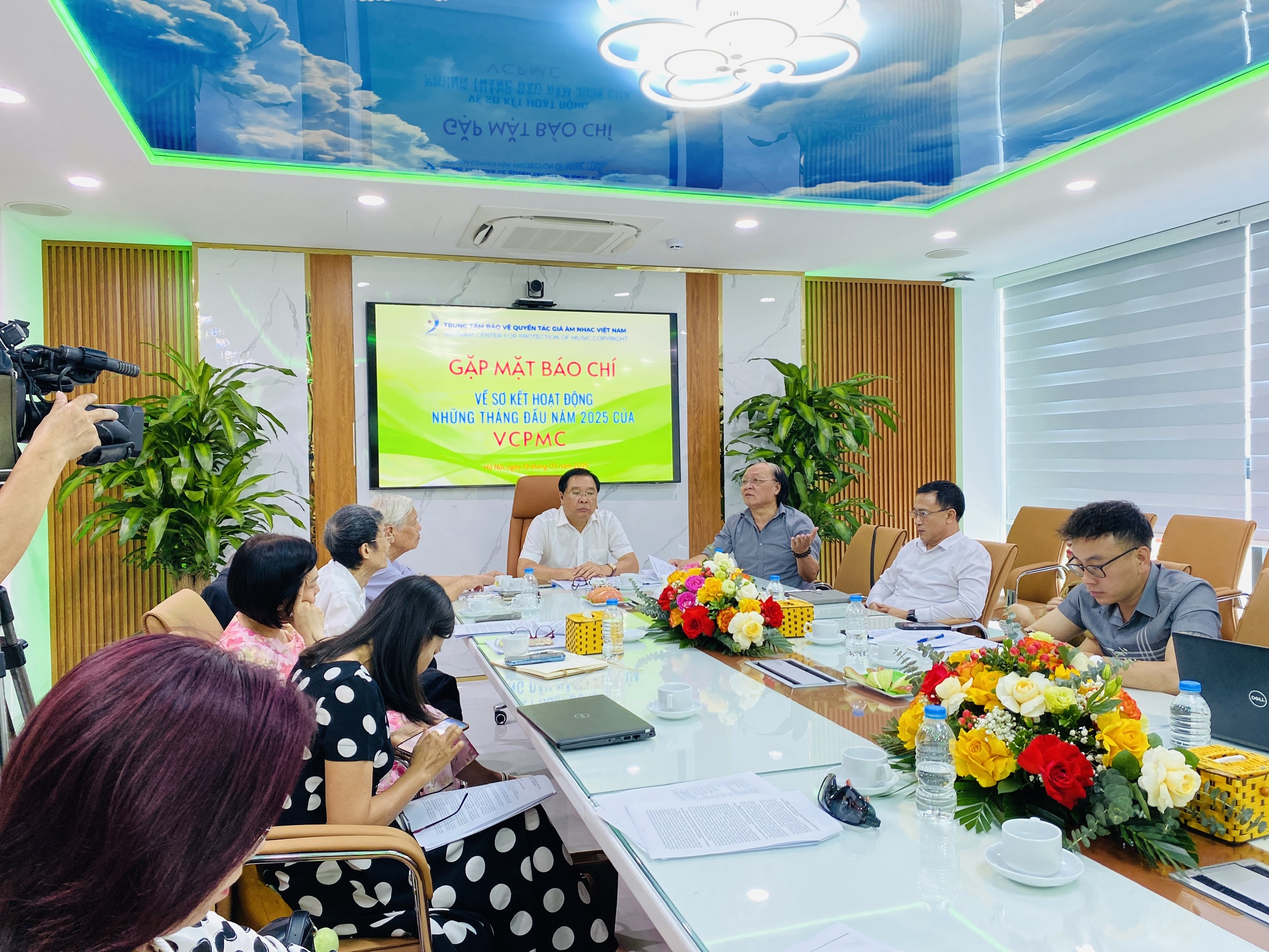 VCPMC kiên quyết ngăn chặn hành vi xâm phạm quyền tác giả VCPMC kiên quyết ngăn chặn hành vi xâm phạm quyền tác giả