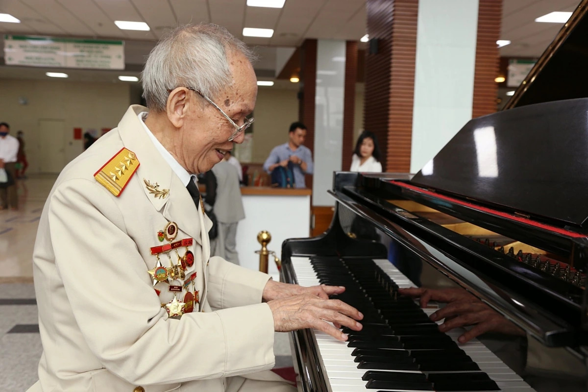 Huy Thục – Nhạc sĩ của nhân dân, người lính và khát vọng hòa bình Huy Thục – Nhạc sĩ của nhân dân, người lính và khát vọng hòa bình