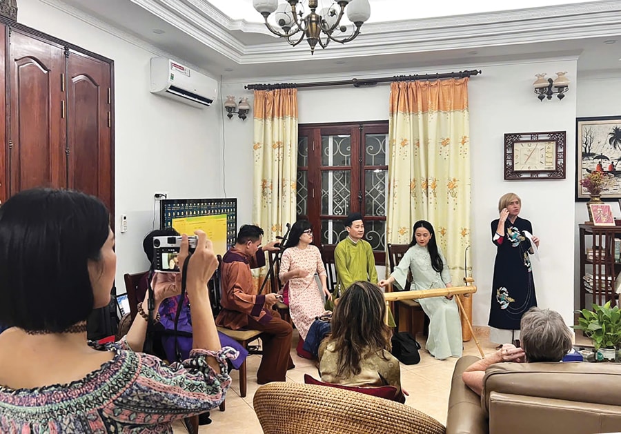 Quảng bá âm nhạc truyền thống qua mô hình sân khấu nhỏ
