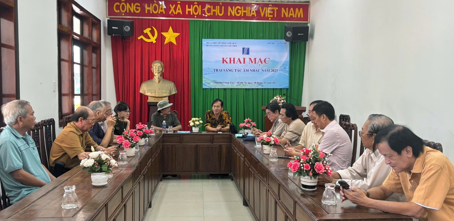 Trại sáng tác Vũng Tàu: tọa đàm Trại sáng tác Vũng Tàu: tọa đàm