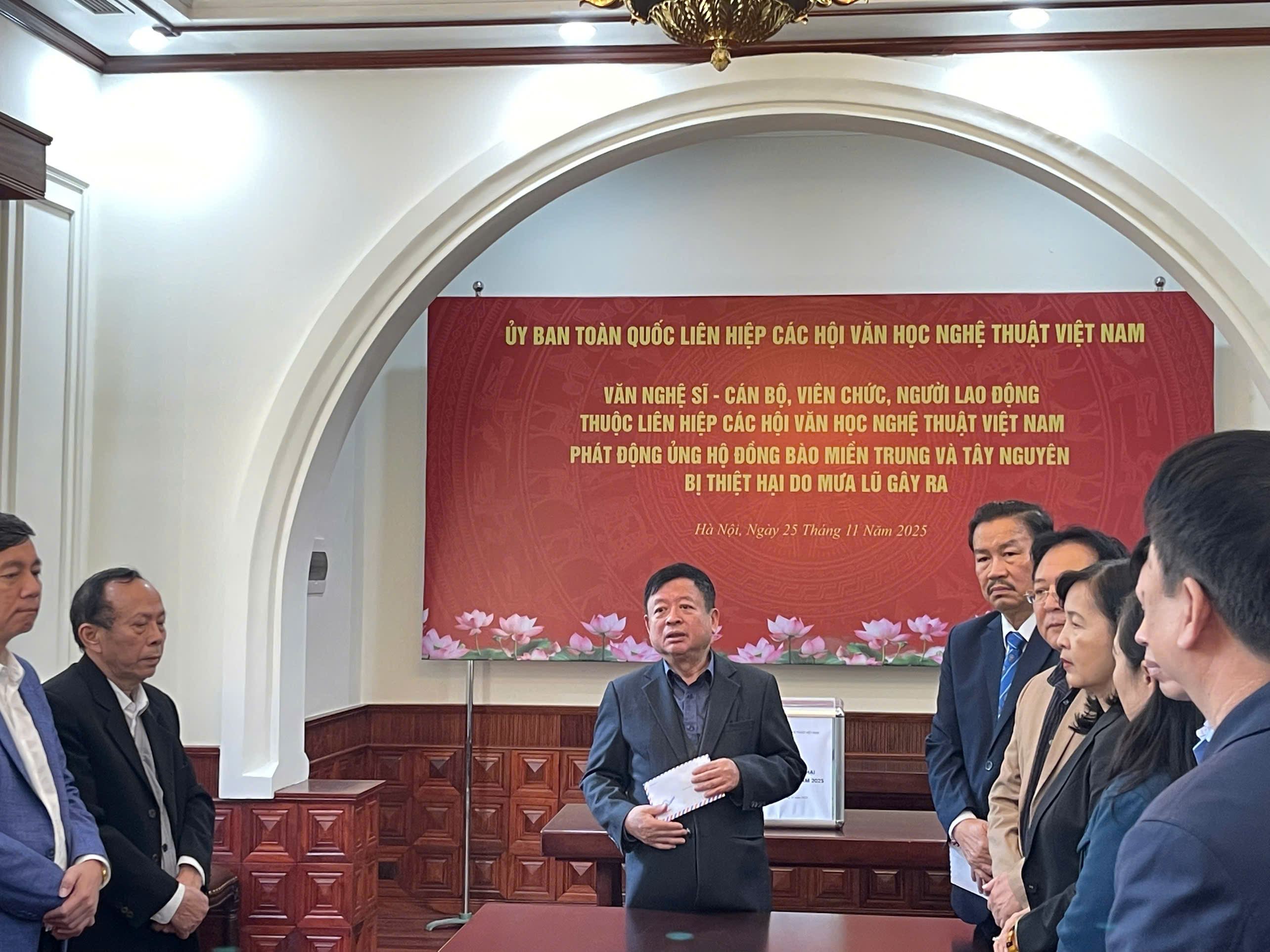 Lễ phát động ủng hộ đồng bào miền Trung, Tây Nguyên bị thiệt hại do mưa lũ gây ra