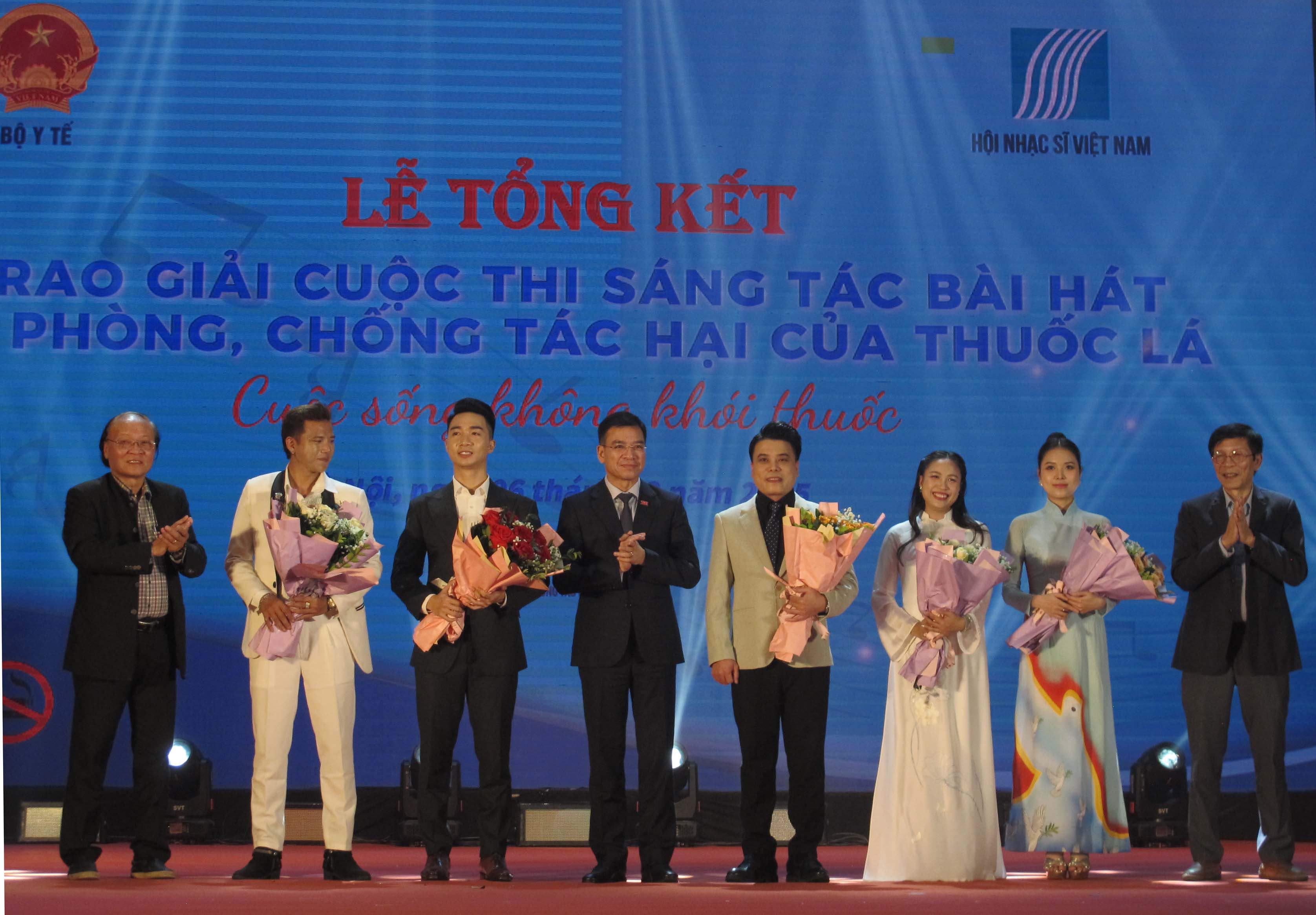 Trao giải Cuộc thi sáng tác Bài hát về phòng, chống tác hại của thuốc lá