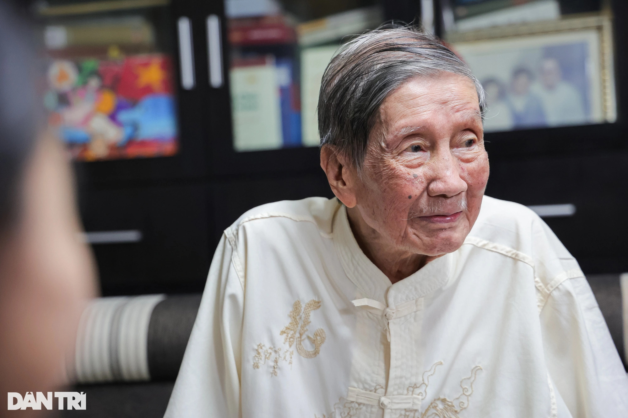 Cuộc sống ở tuổi U100 của nhạc sĩ Phạm Tuyên trong căn nhà đặc biệt