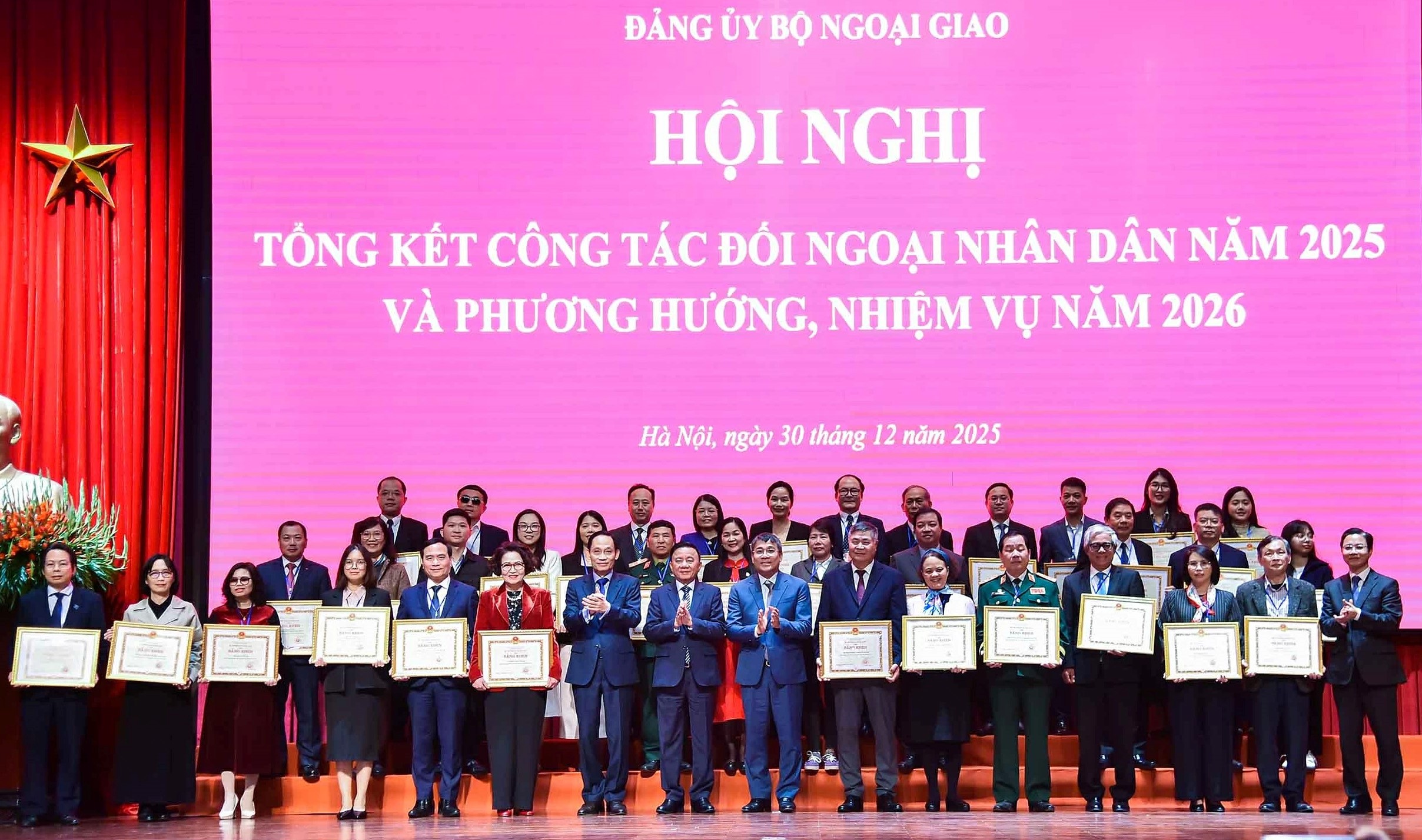 Hội Nhạc sĩ Việt Nam nhận Bằng khen của Bộ Ngoại giao