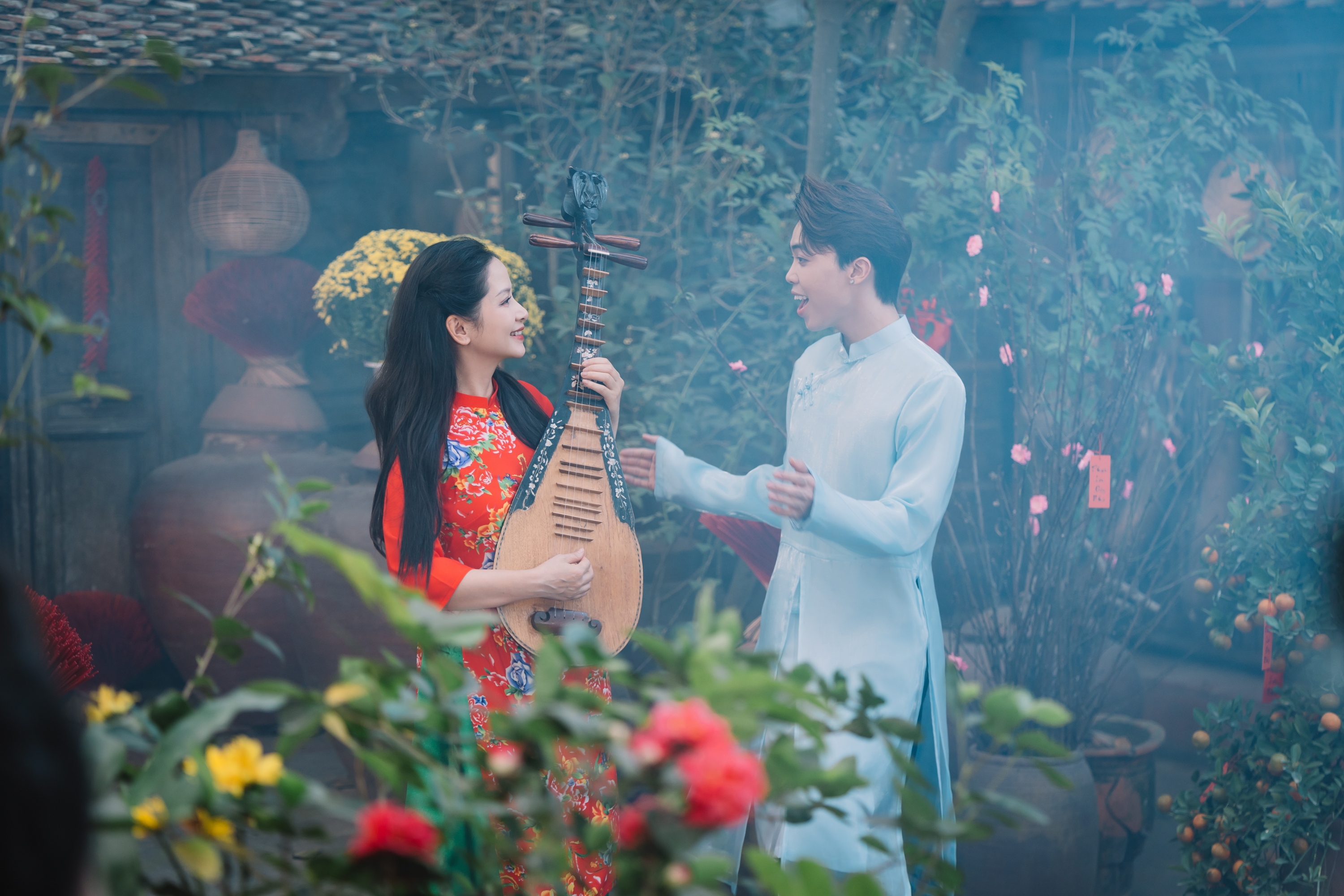 Nghệ sĩ Vũ Diệu Thảo với MV “Tết bình an bên nhau” 