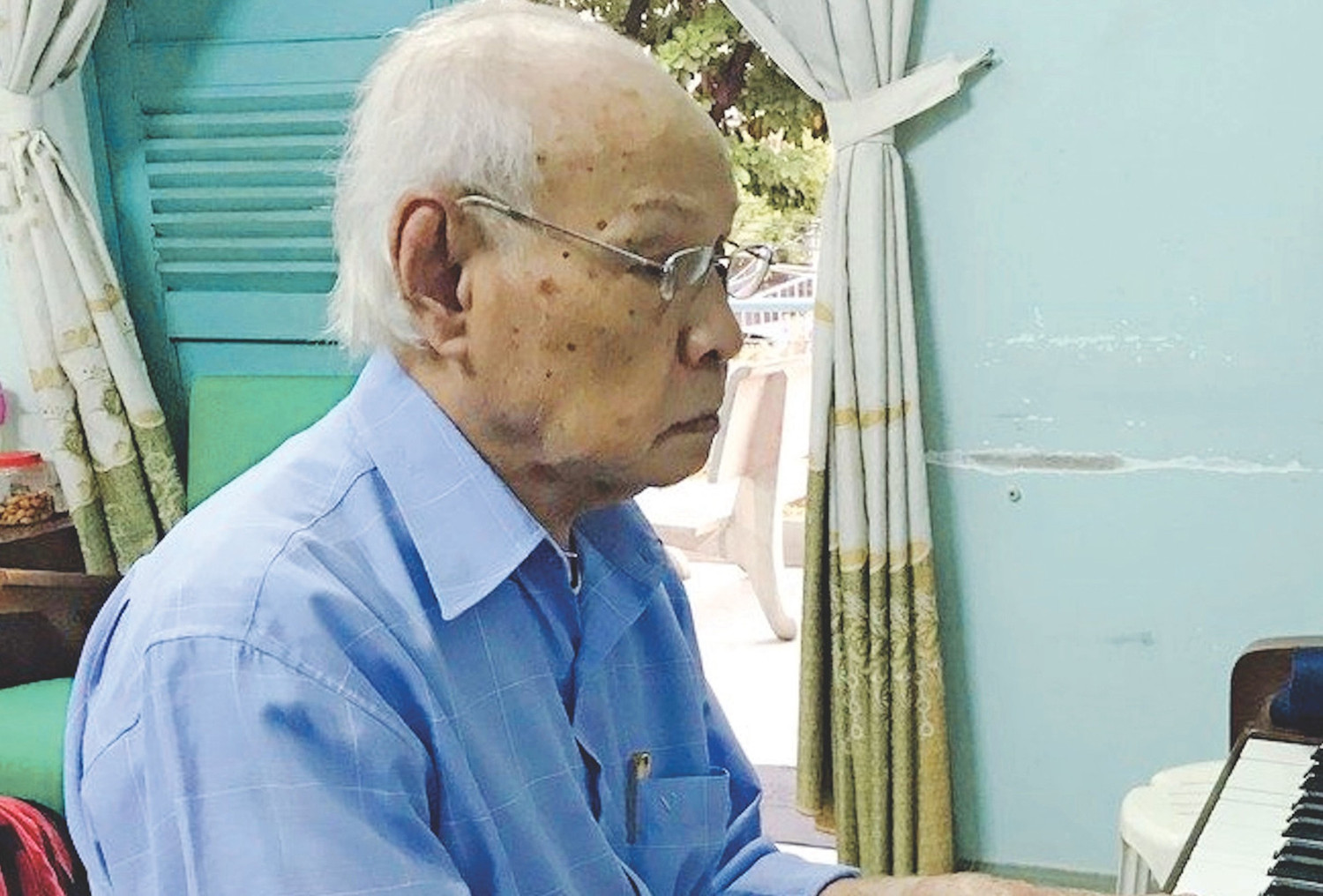 'Vàm Cỏ Đông' bên bờ sông Hồng