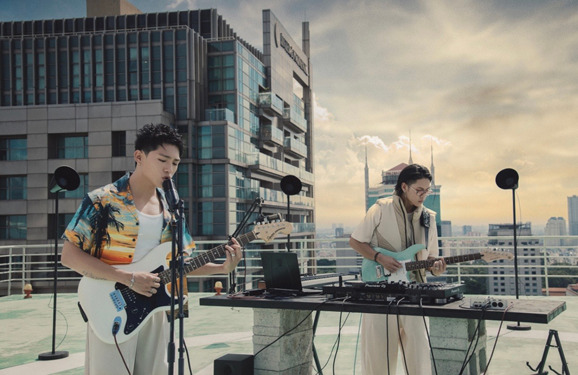 Việc lớn của rapper Đen không phải là một bản rap để "nghe cho vui". Tác phẩm được đặt trong không gian nghệ thuật rộng hơn