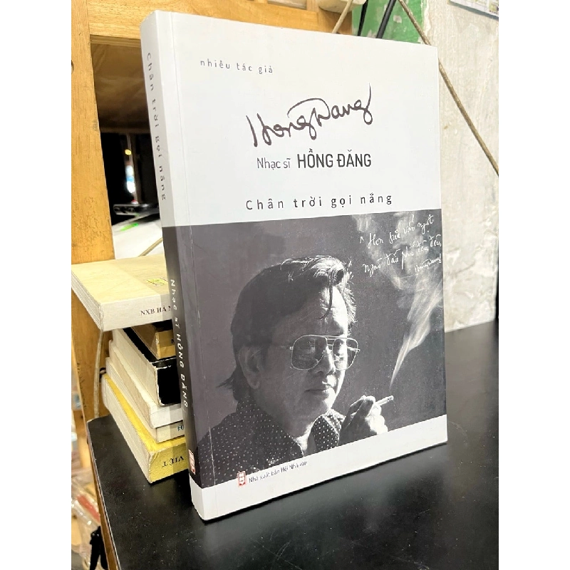 NHỮNG RỐI REN TRÊN SÂN KHẤU CA NHẠC GẦN ĐÂY