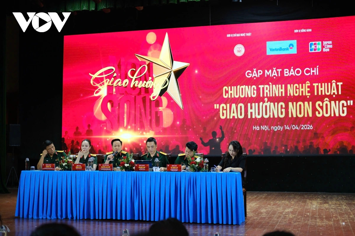 Lần hiếm hoi dàn nhạc giao hưởng biểu diễn ngoài trời quy mô lớn tại Việt Nam