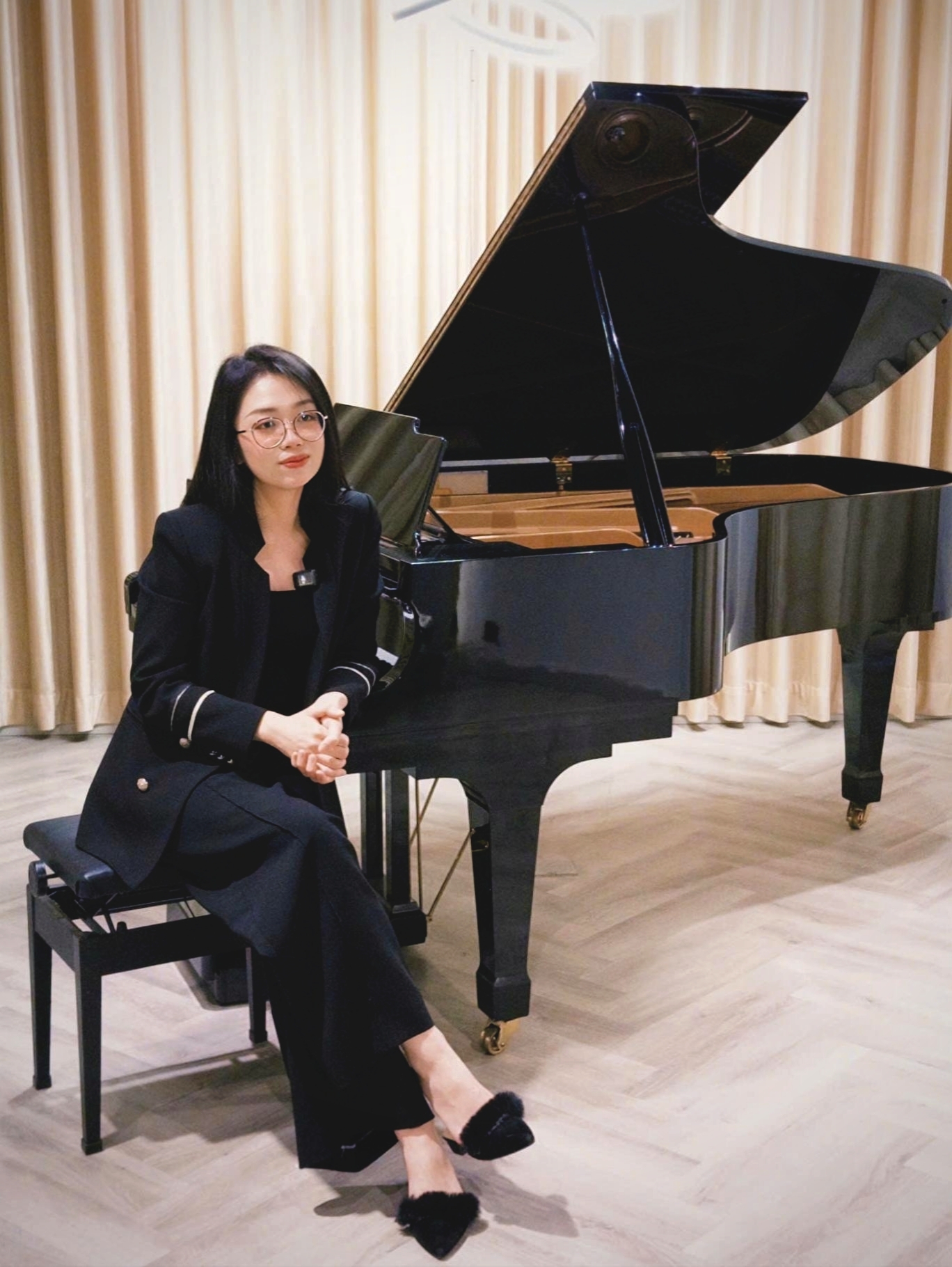 SỰ TĨNH LẶNG TRONG ÂM NHẠC: Một cuộc đối thoại nội tâm cùng nghệ sĩ piano Hazel Nguyen