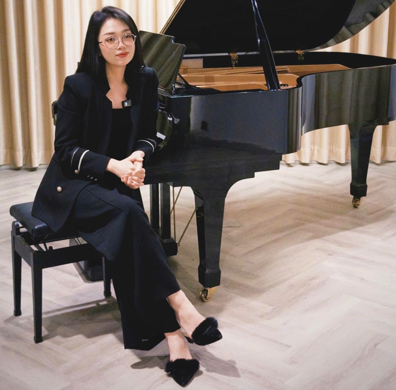 SỰ TĨNH LẶNG TRONG ÂM NHẠC: Một cuộc đối thoại nội tâm cùng nghệ sĩ piano Hazel Nguyen