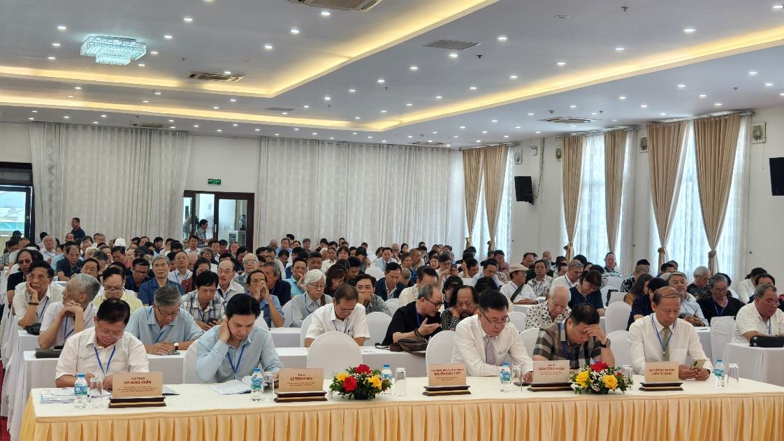 ÂM NHẠC VIỆT NAM TRƯỚC VẬN HỘI MỚI